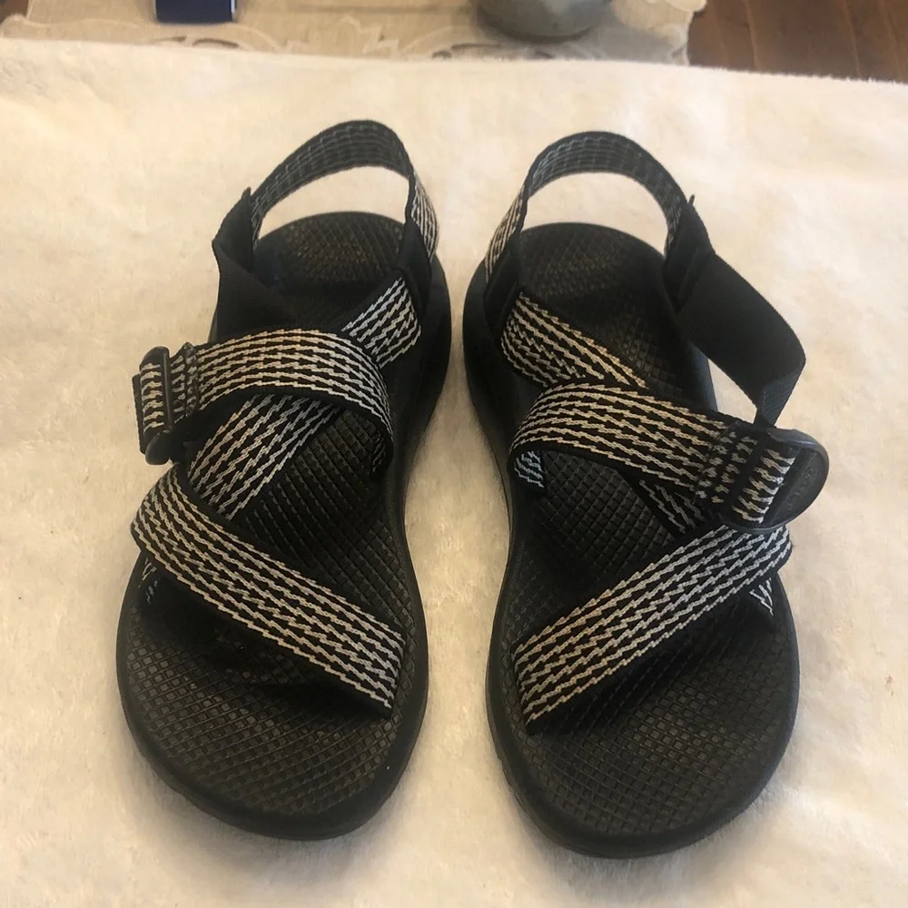 ZCloud Chaco Sandals Black and White Stripe Patterned Straps Women Size 8 - Picture 2 of 6